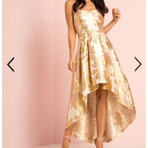 💕Chi Chi London Grace NWT size US 6 💕